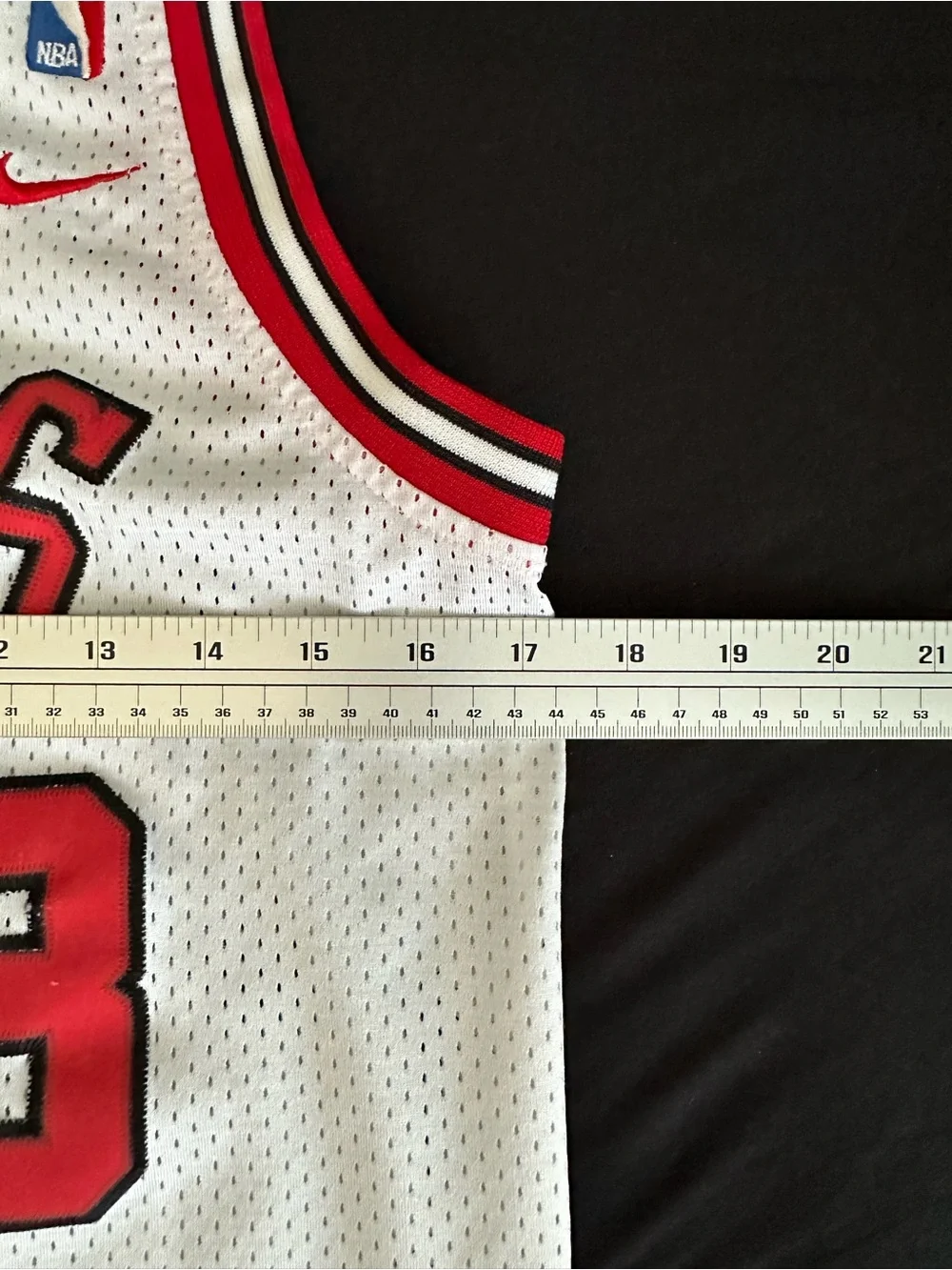 Vintage Nike Team Michael Jordan Chicago Bulls Jersey #23 White Youth Medium